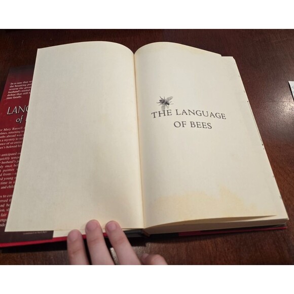 Language Of Bees Laurie R. King SIGNED 1st Printing 1st Edition 2009 HC DJ - Picture 5 of 15